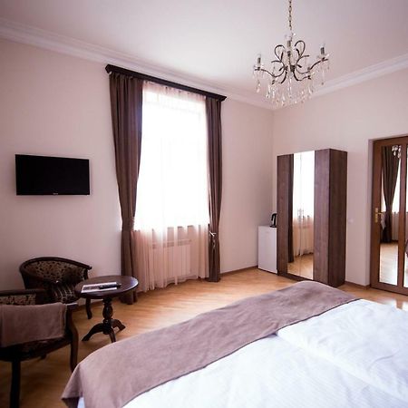 Royal Palace Hotel Vanadzor Bagian luar foto